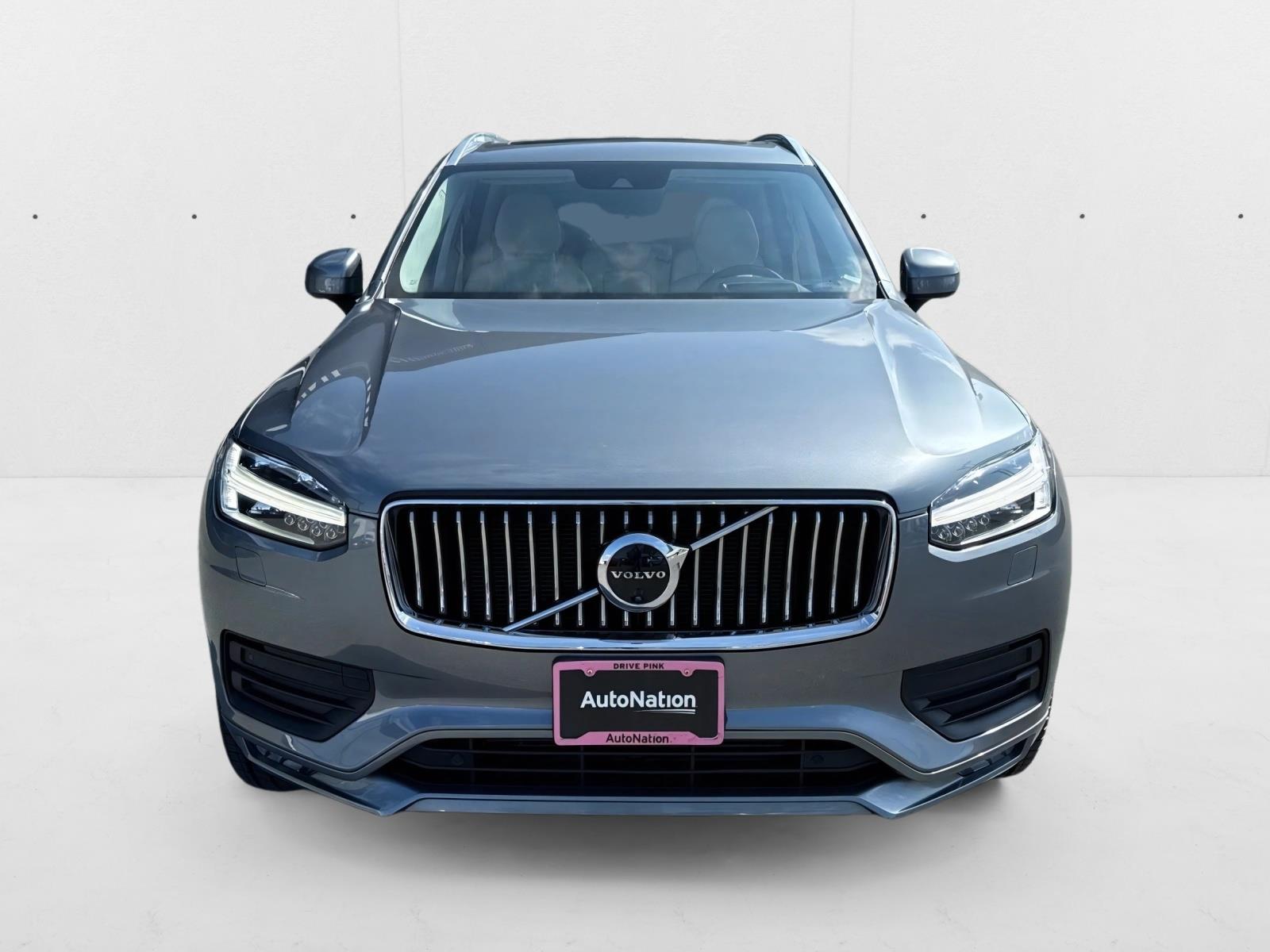 2020 Volvo XC90 T6 Momentum photo 2