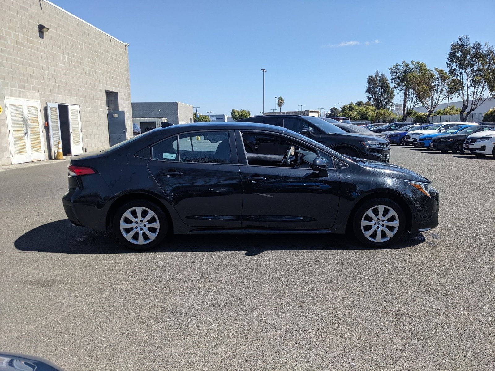 2022 Toyota Corolla LE photo 4