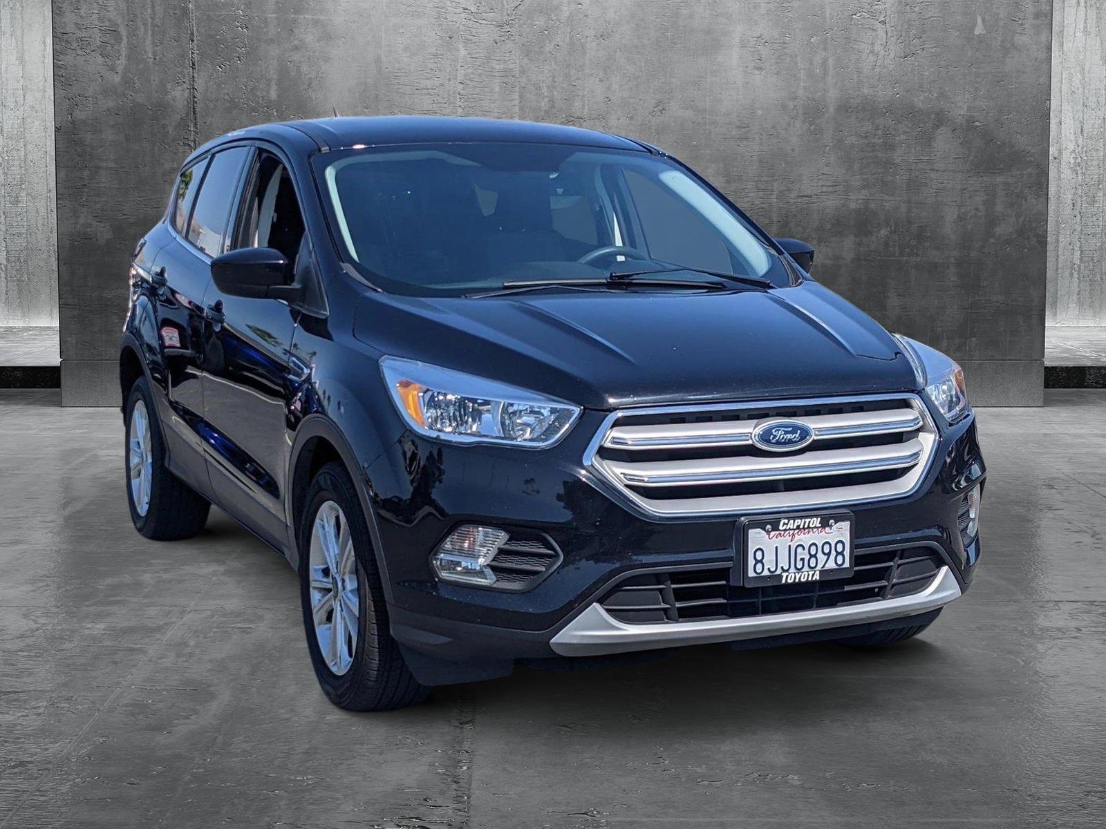 2019 Ford Escape SE photo 3