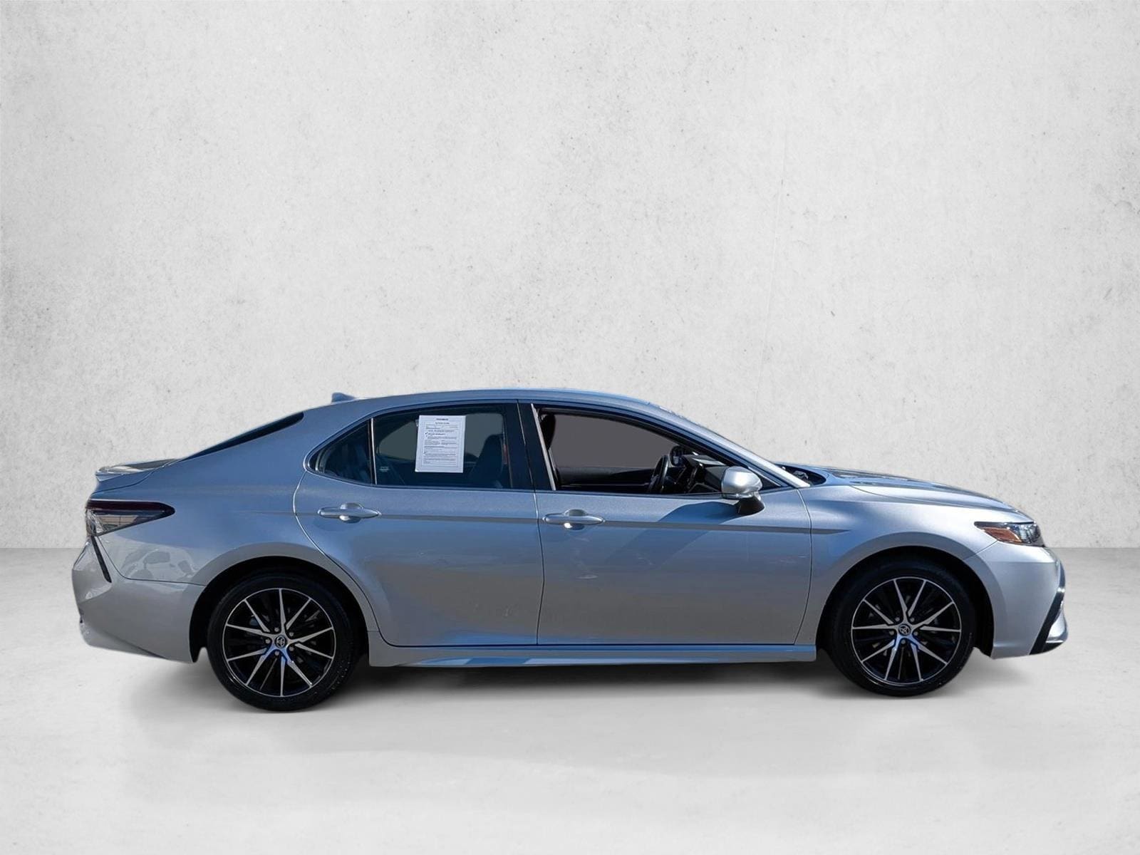 2023 Toyota Camry SE photo 4