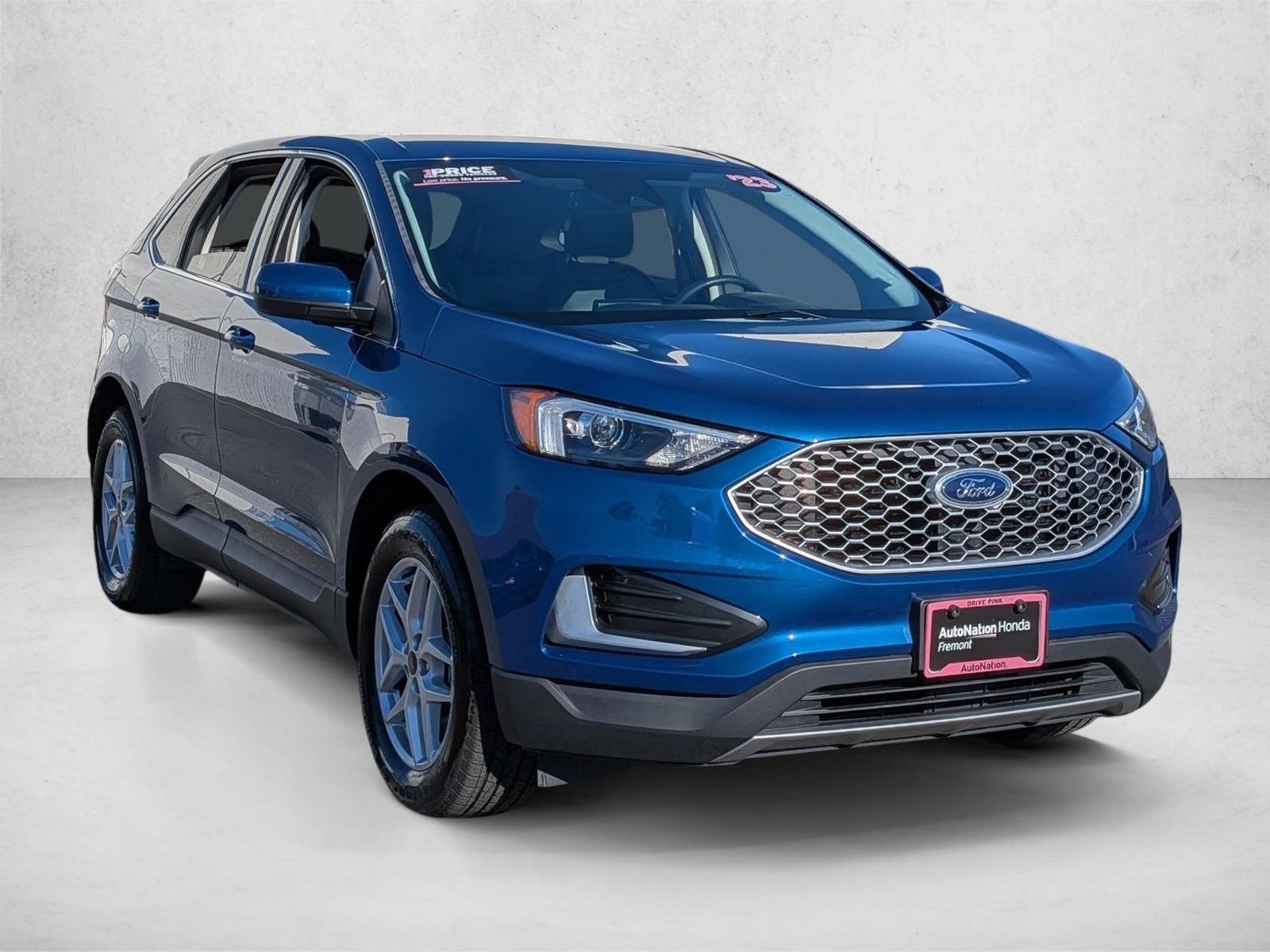 2023 Ford Edge SEL photo 2