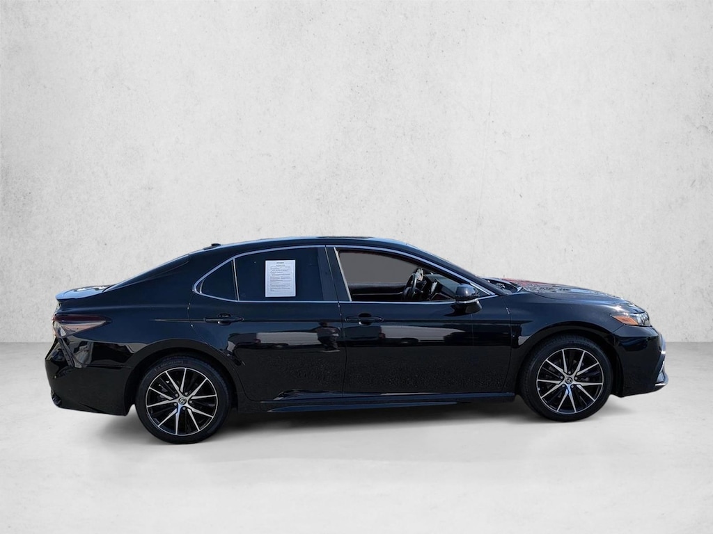 Used 2022 Toyota Camry SE Sedan
