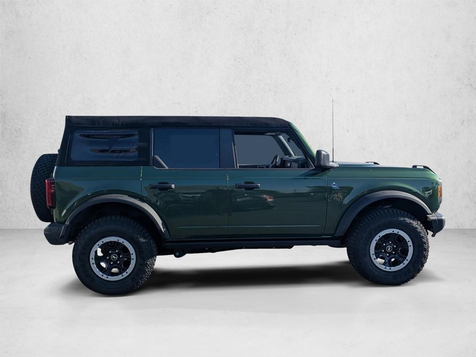 2023 Ford Bronco Base photo 4