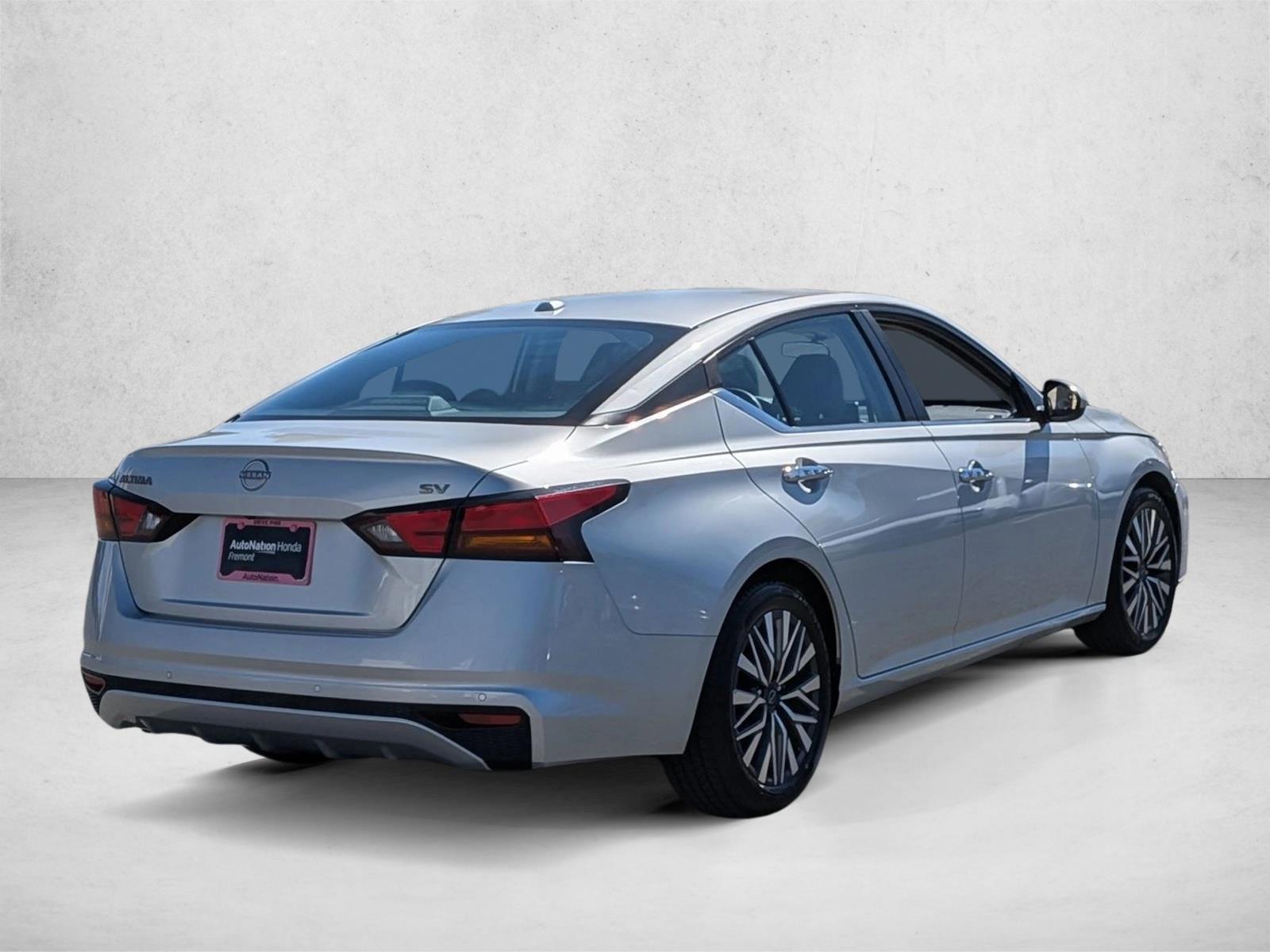 2023 Nissan Altima 2.5 SV photo 5