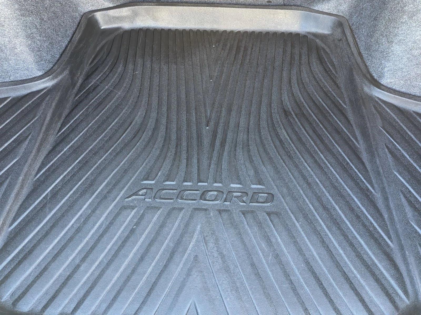 2021 Honda Accord Hybrid Touring photo 5