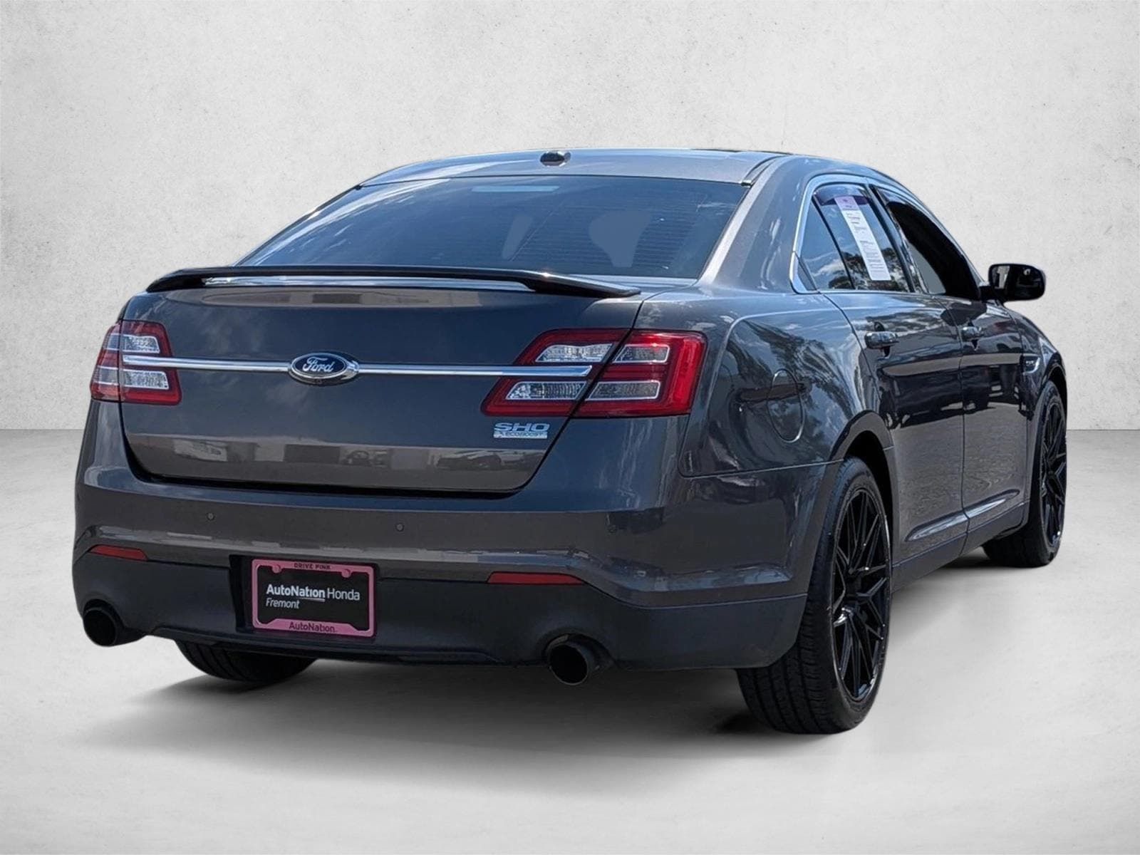 2015 Ford Taurus SHO photo 5