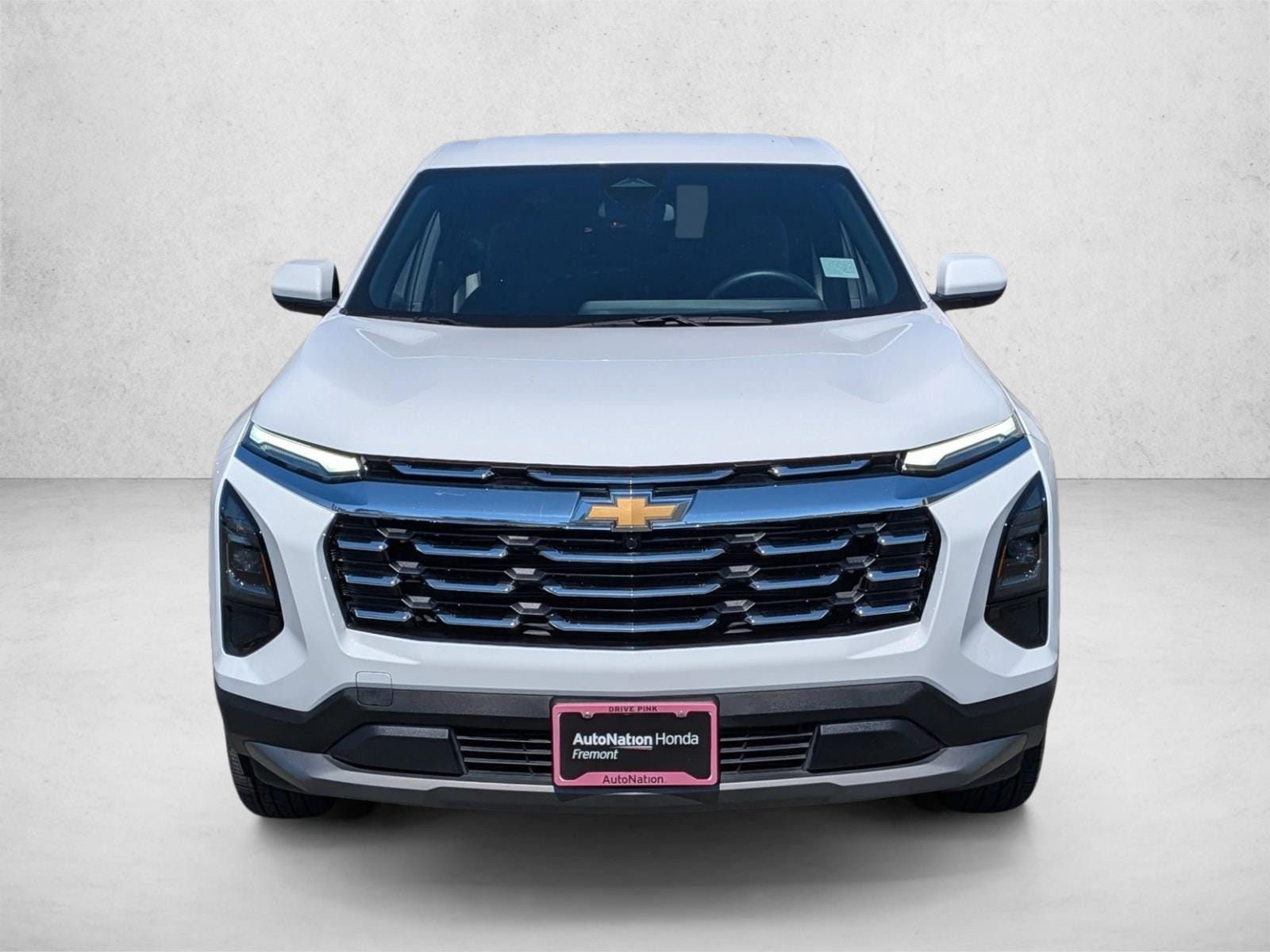 2025 Chevrolet Equinox LT photo 2