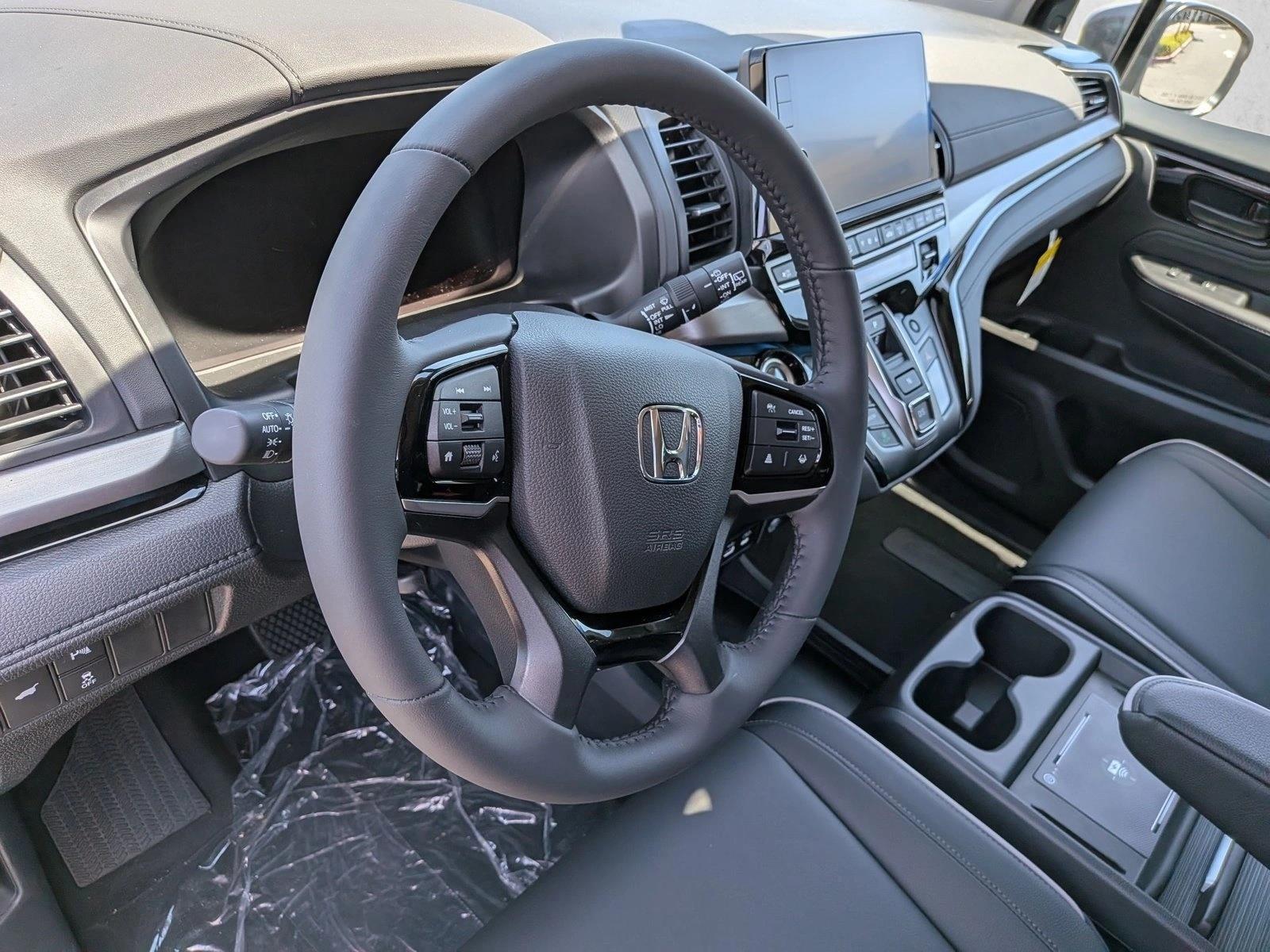 2026 Honda Odyssey Touring - Photo 3