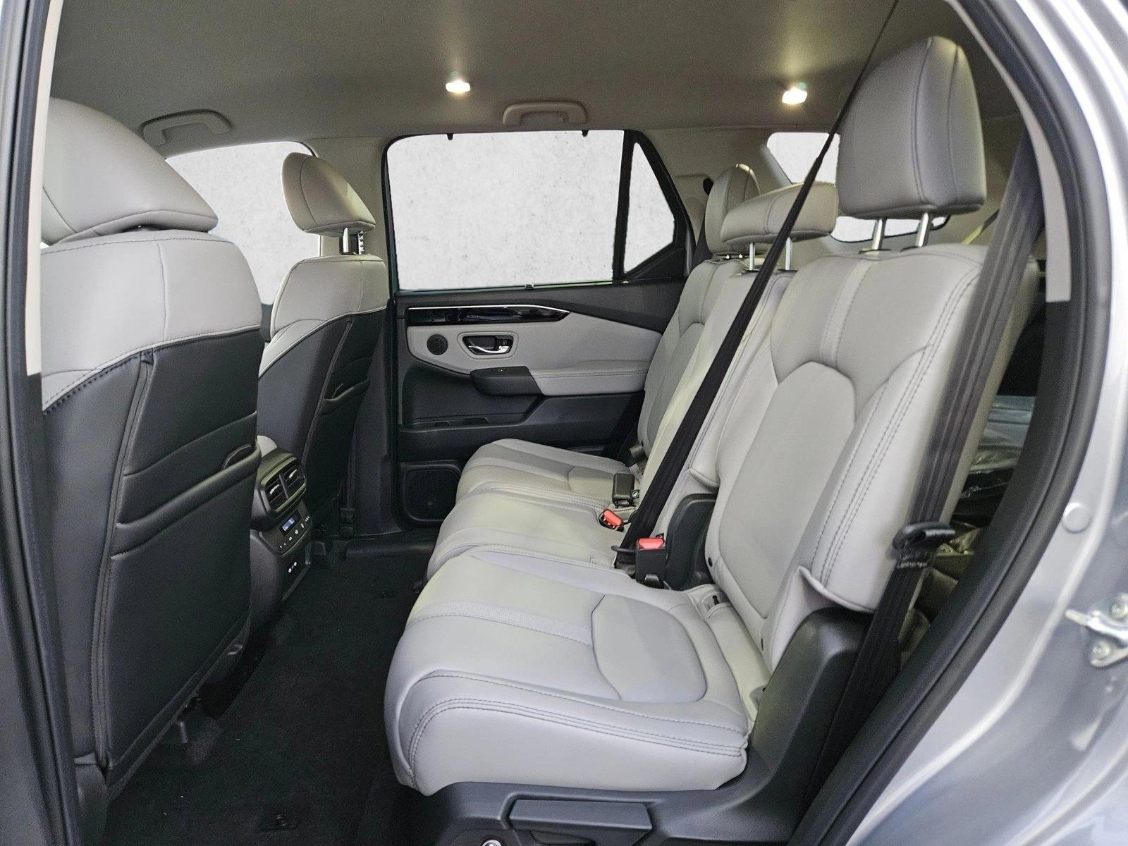 2025 Honda Pilot EX-L - Photo 14