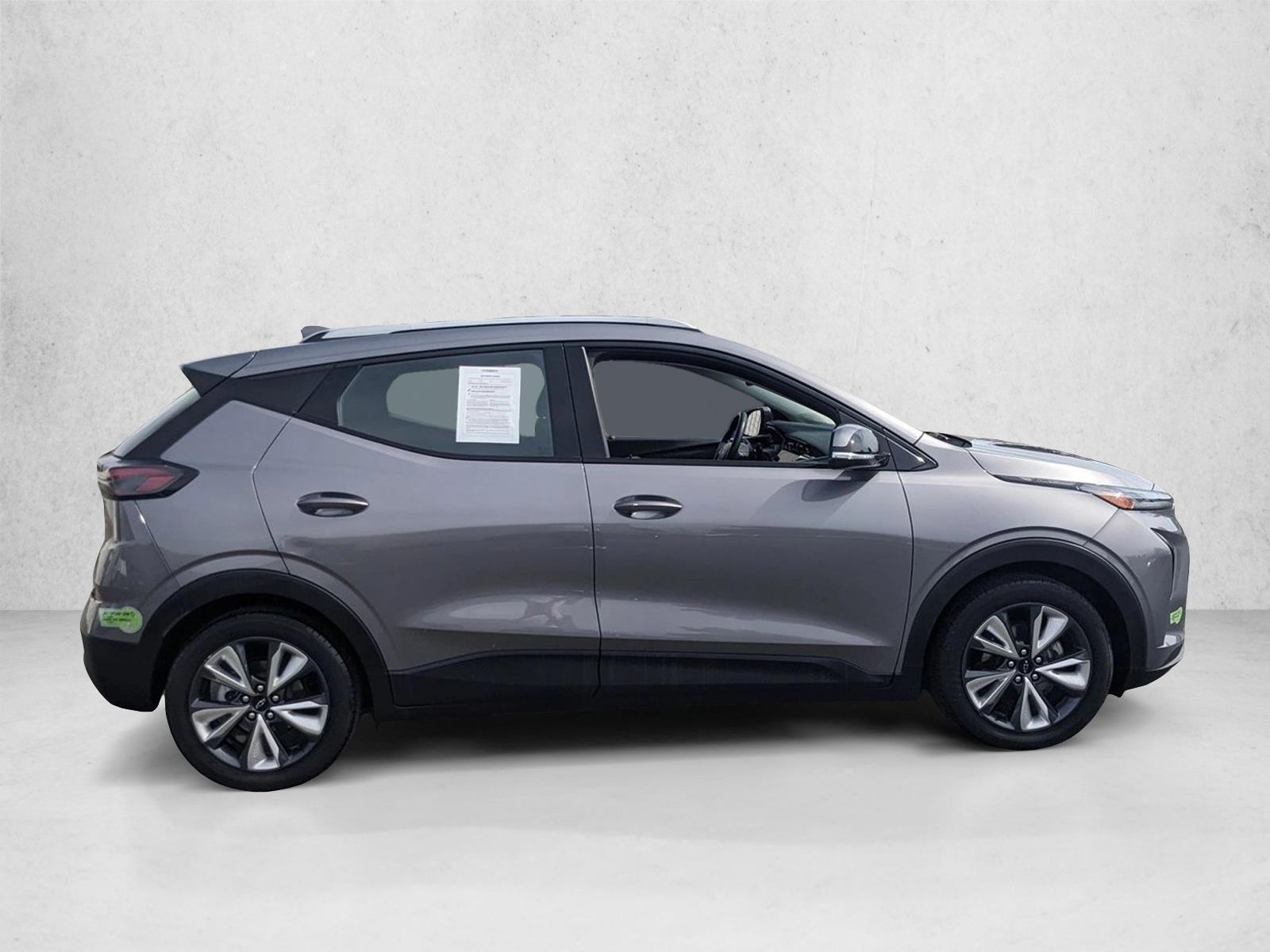 2023 Chevrolet Bolt EUV photo 2