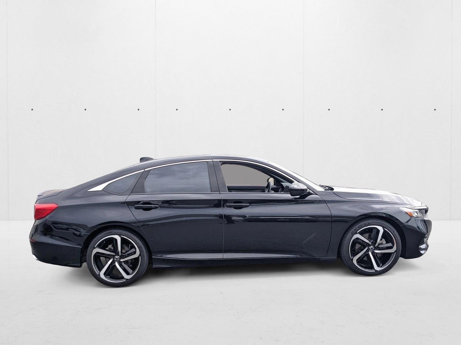 2019 Honda Accord Sport 2.0T photo 4