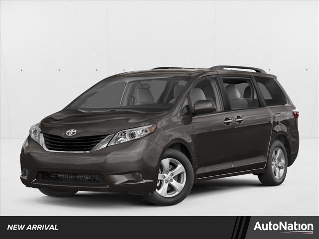 2016 Toyota Sienna LE V6 7-Passenger Access Seat's photo
