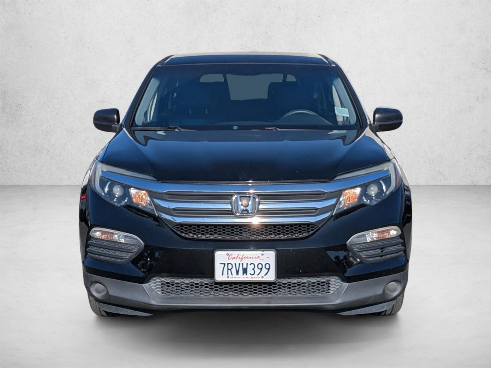 2016 Honda Pilot LX photo 2