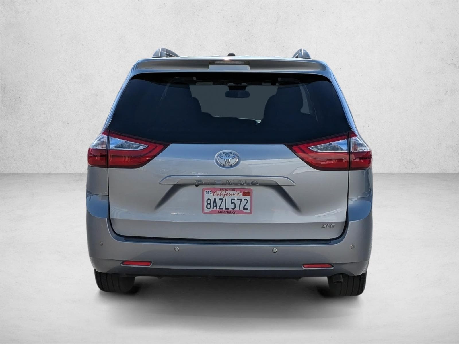 2017 Toyota Sienna XLE Premium 8 Passenger photo 6