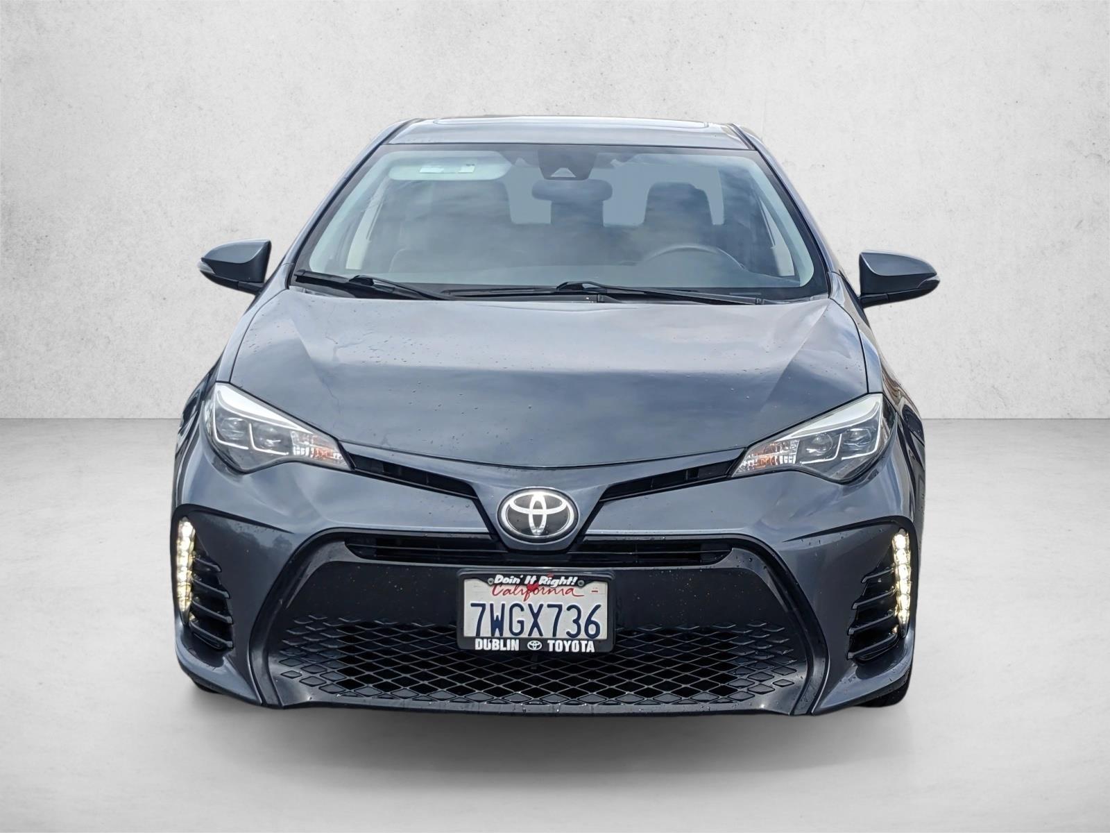 2017 Toyota Corolla SE photo 2
