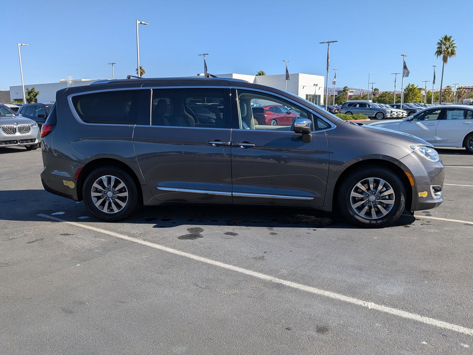 2020 Chrysler Pacifica Hybrid Limited photo 4