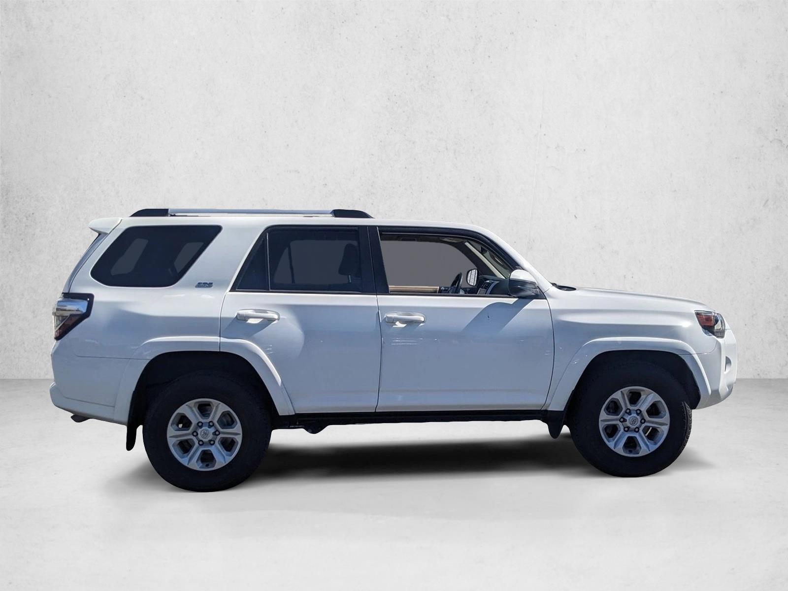 2023 Toyota 4Runner SR5 photo 4