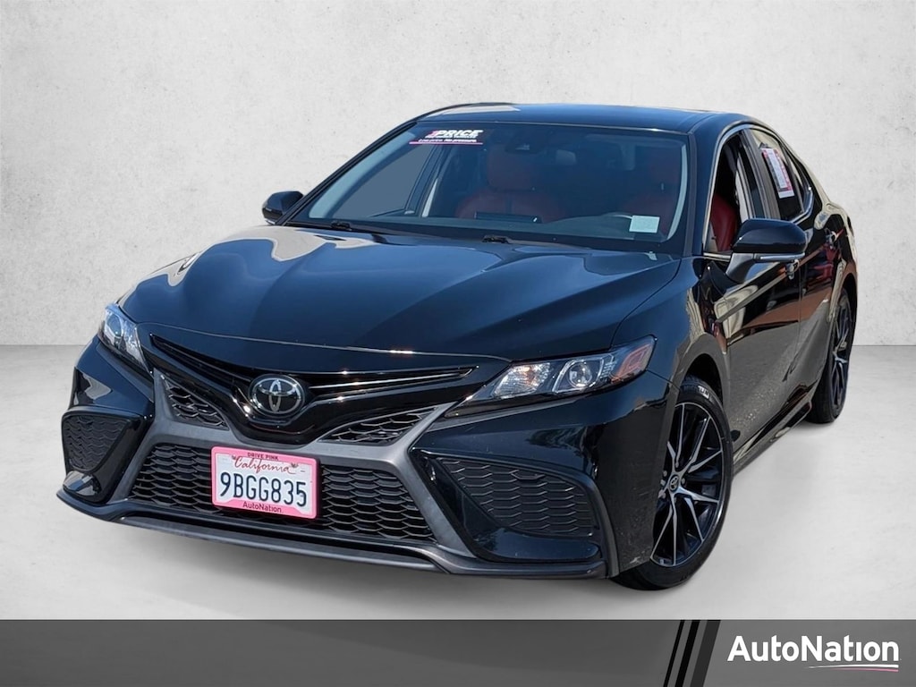 Used 2022 Toyota Camry SE Sedan