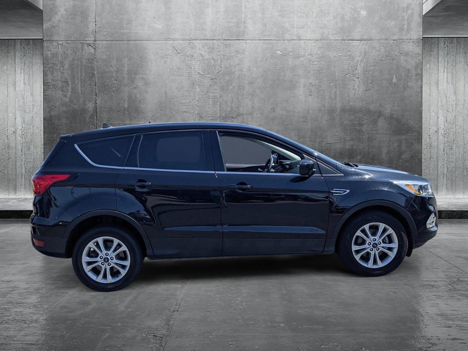 2019 Ford Escape SE photo 4