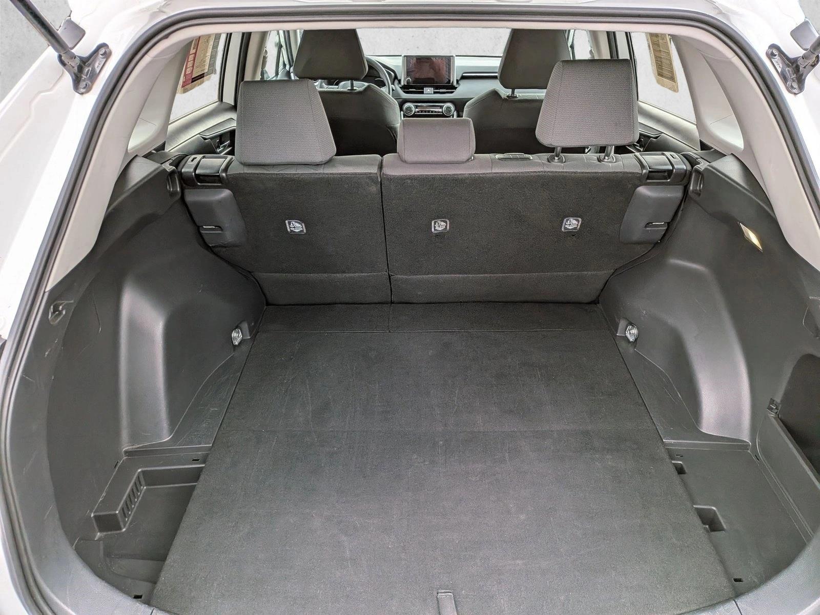 2024 Toyota RAV4 XLE photo 6