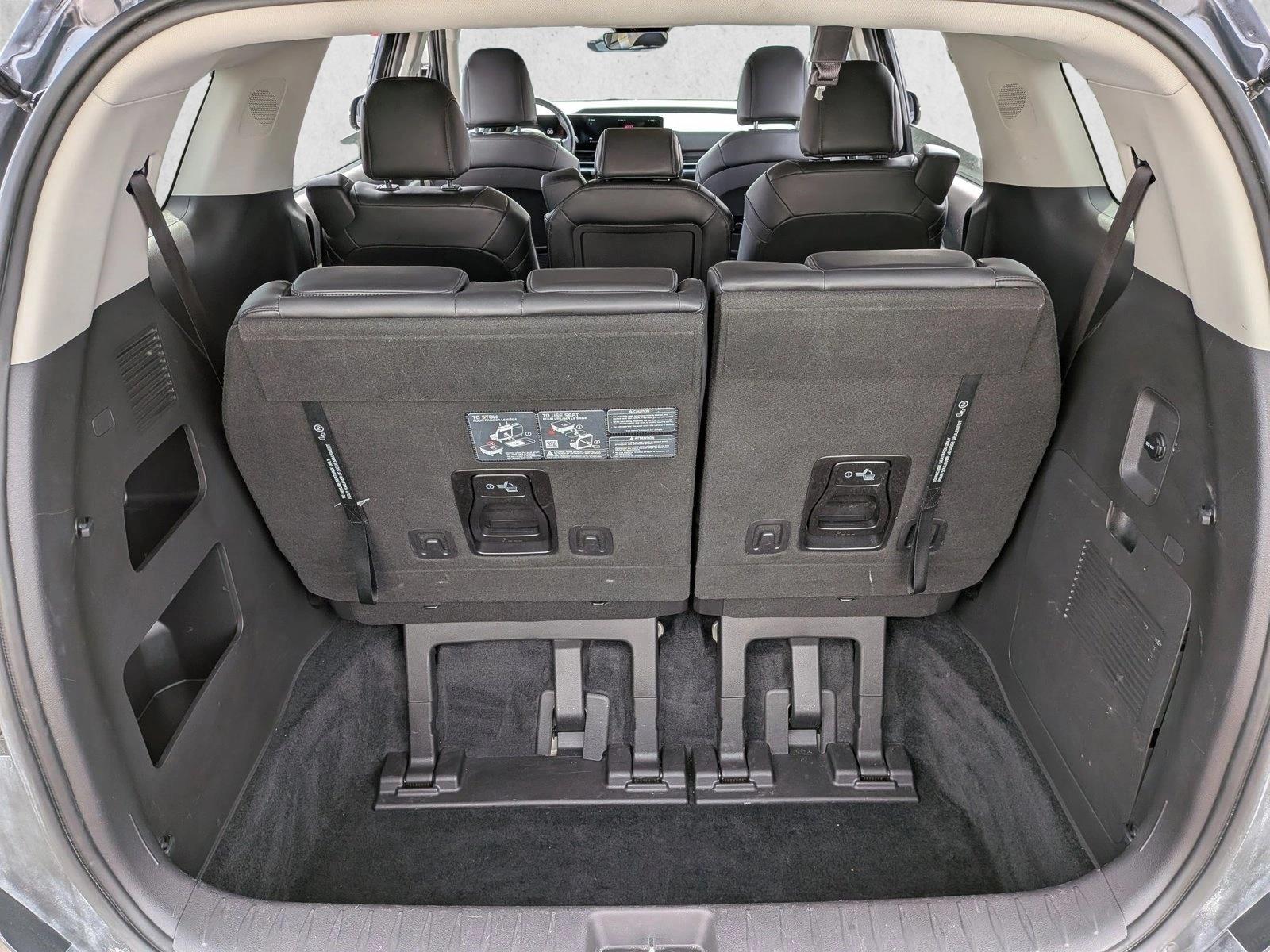 2025 Kia Carnival LXS photo 6