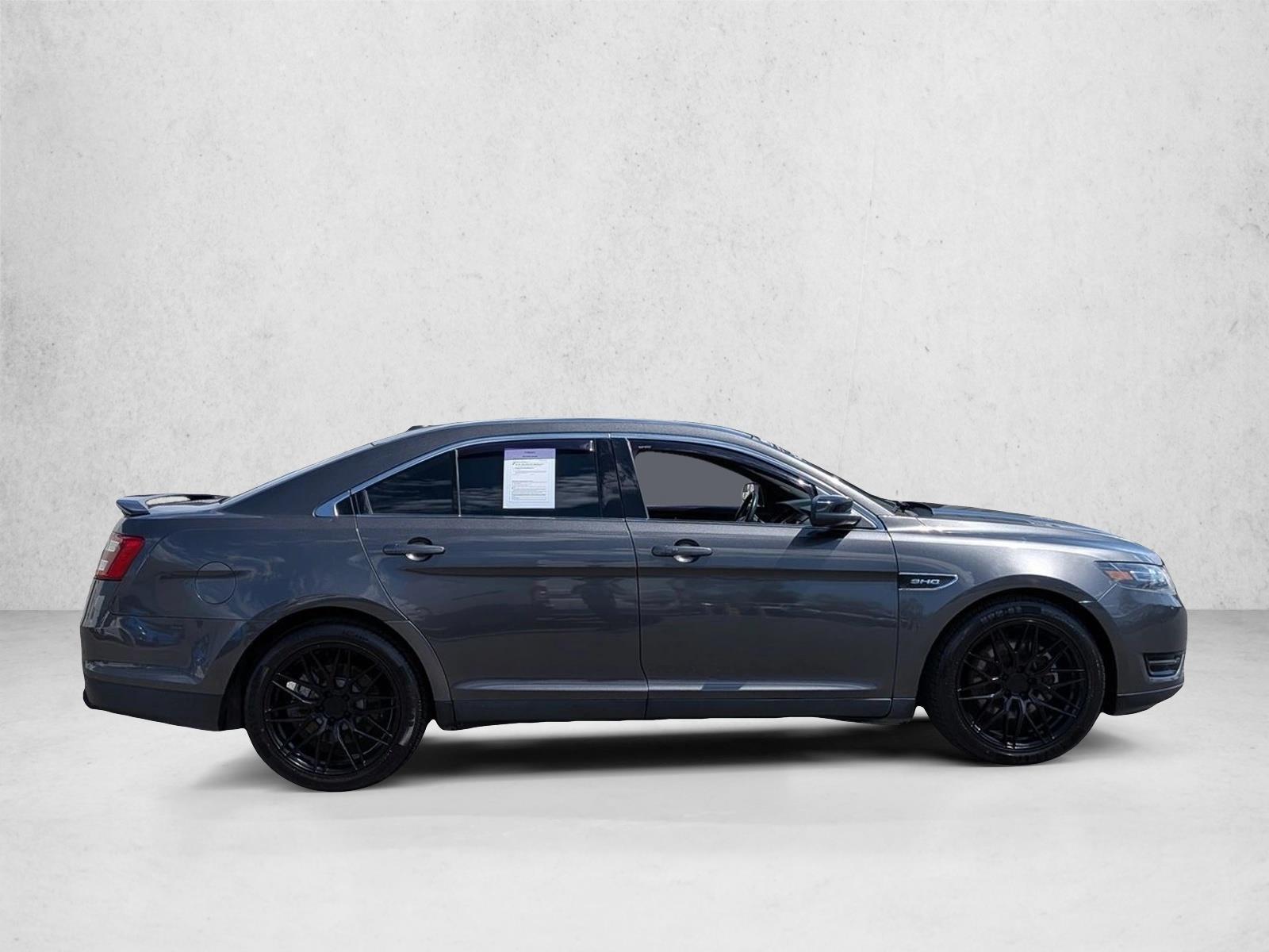 2015 Ford Taurus SHO photo 4