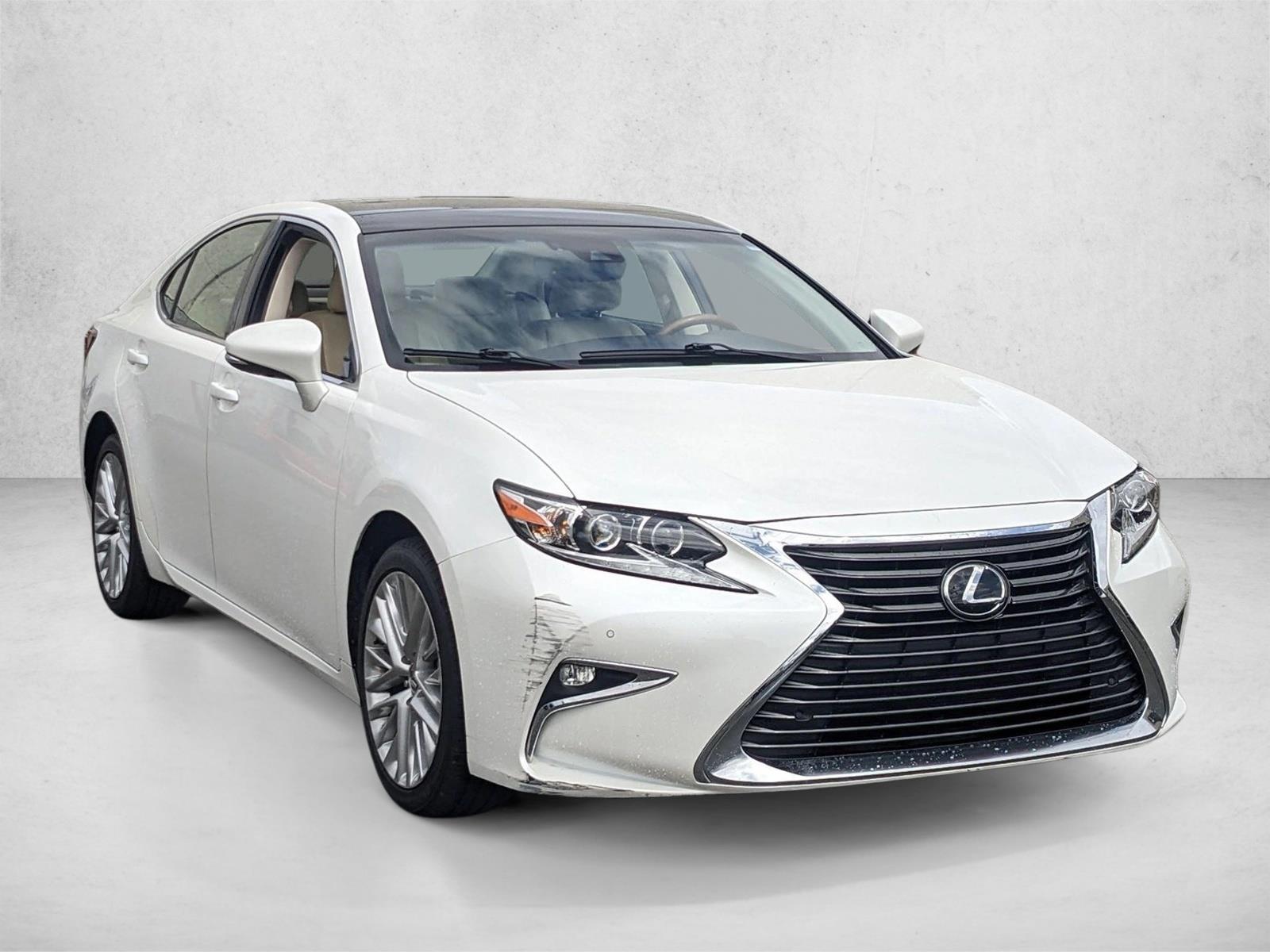 2016 Lexus ES 350 photo 3
