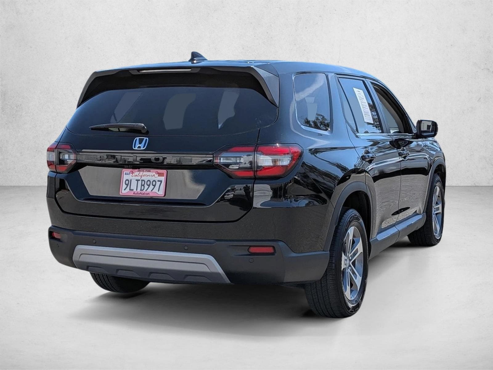 2024 Honda Pilot EX-L 7 Passenger photo 5