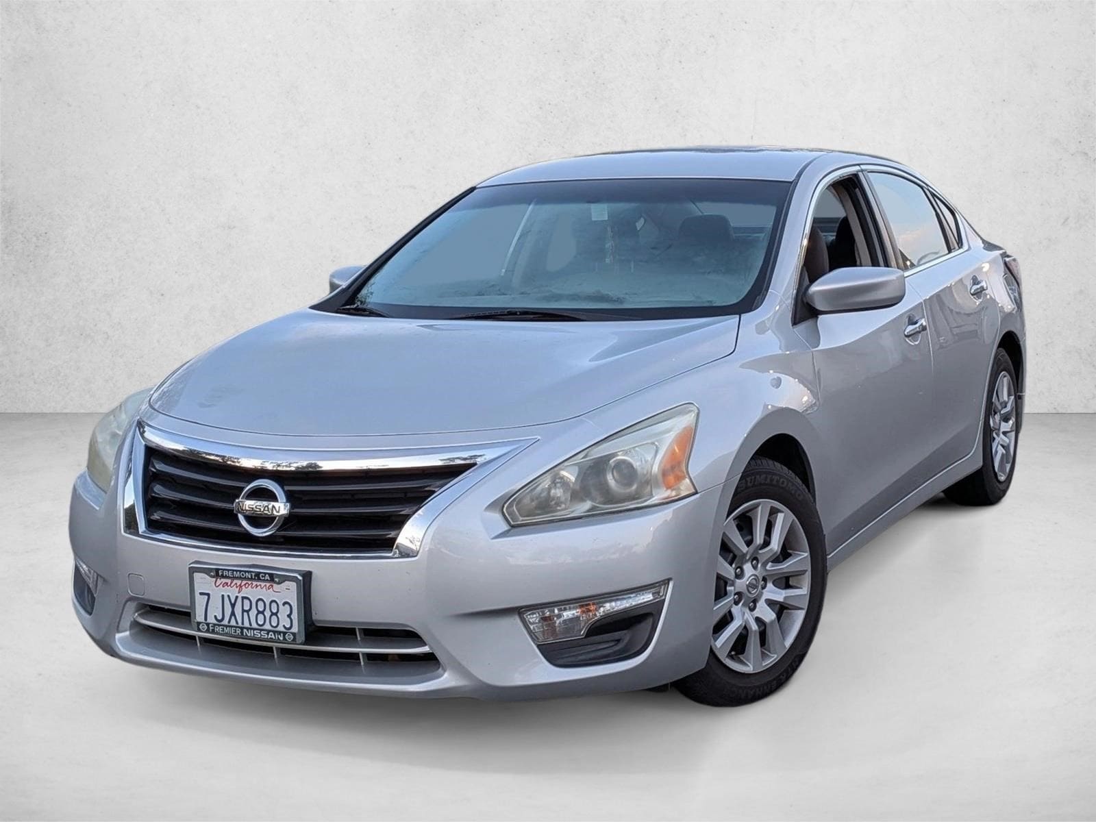 2015 Nissan Altima S's photo