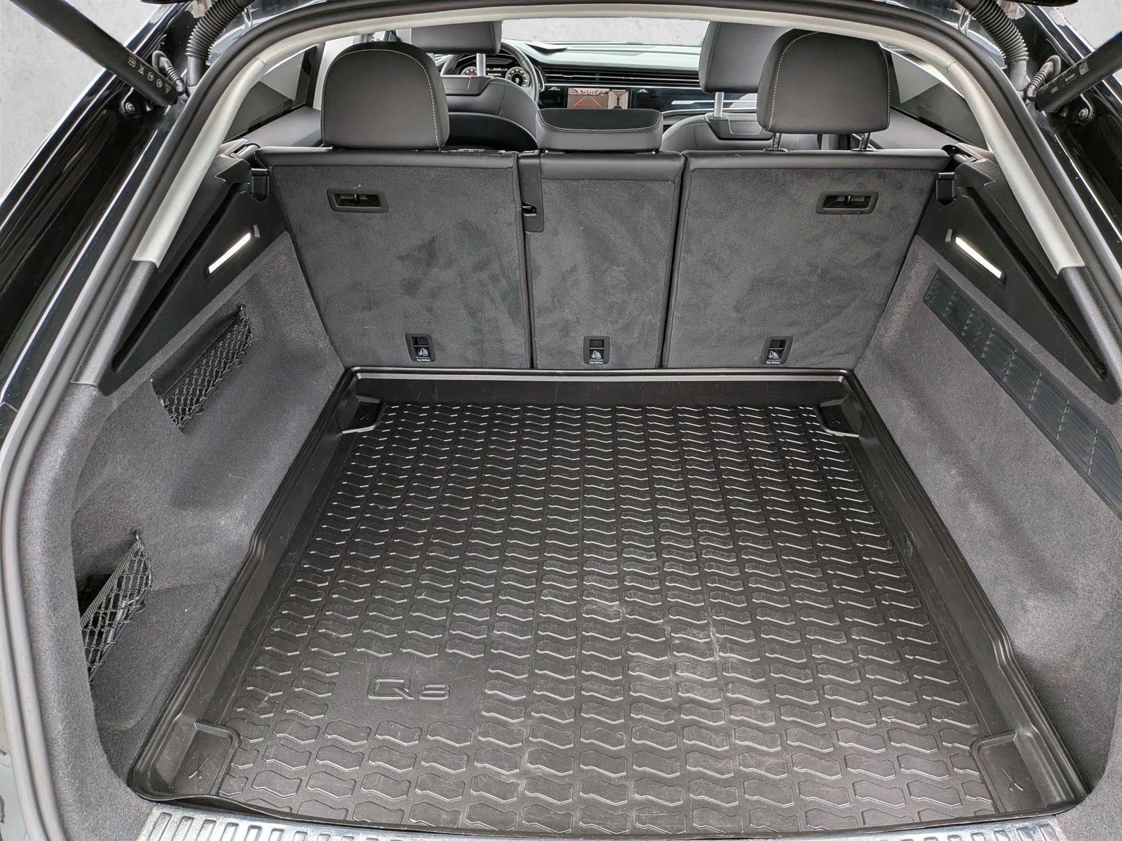 2023 Audi Q8 55 Premium photo 5