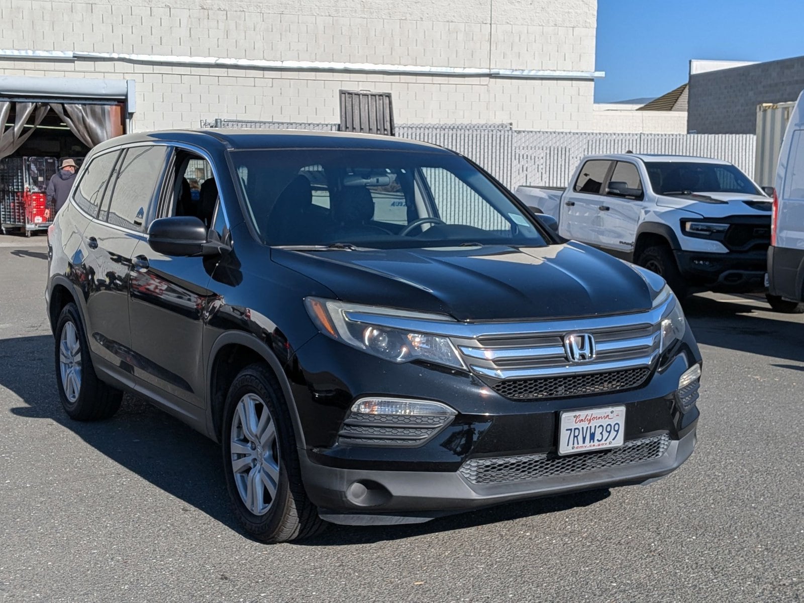 2016 Honda Pilot LX photo 3