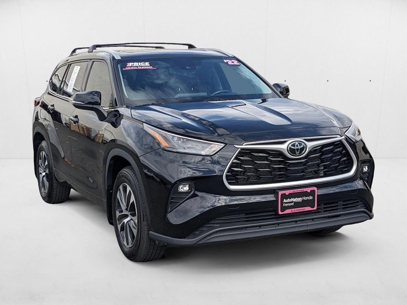 2022 Toyota Highlander XLE photo 3