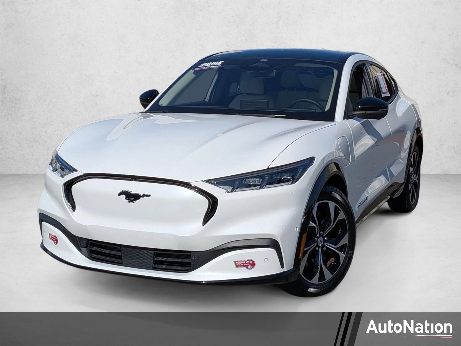 2023 Ford Mustang-Mach-e Premium's photo