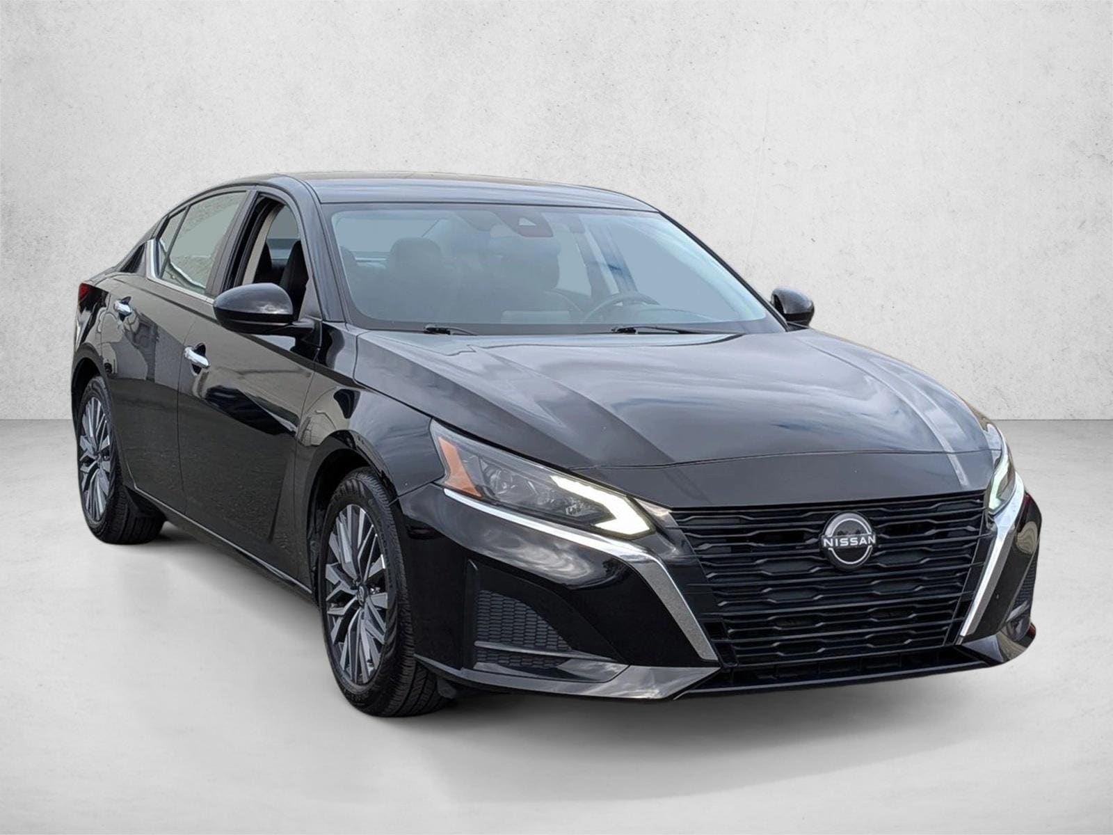 2023 Nissan Altima 2.5 SV photo 3