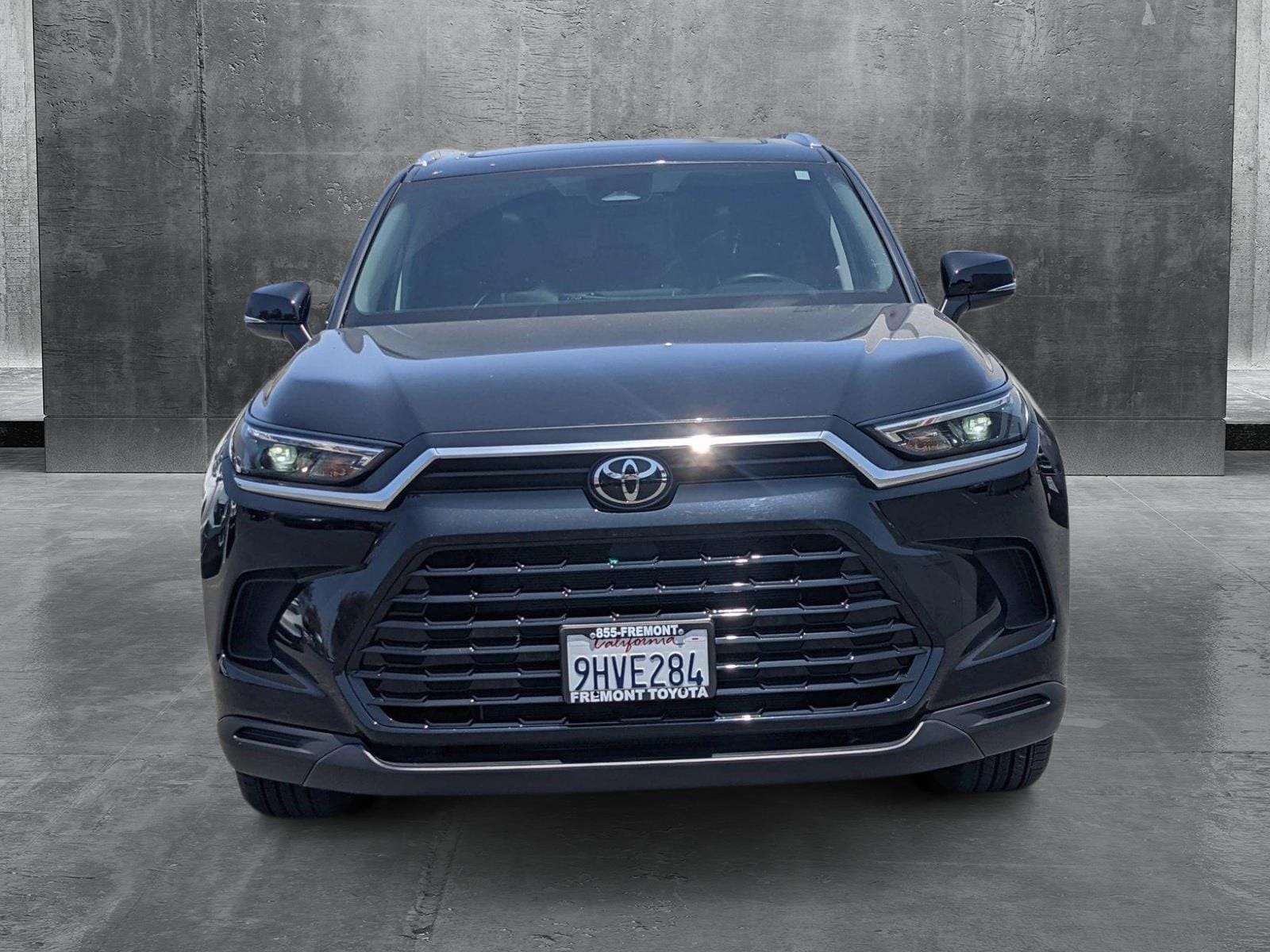 Used 2024 Toyota Grand Highlander XLE with VIN 5TDAAAB56RS005360 for sale in Fremont, CA