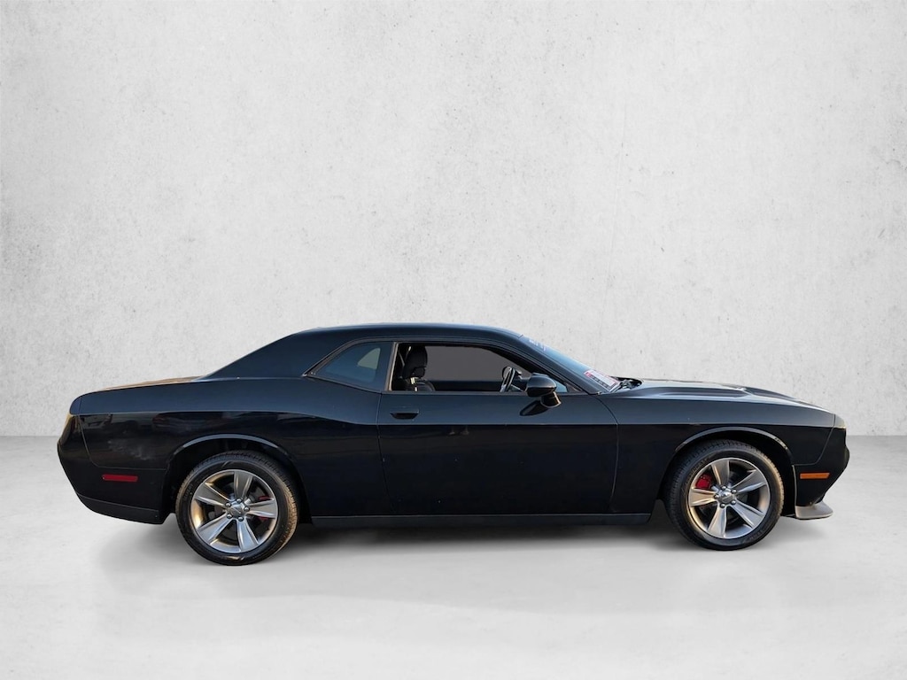 Used 2016 Dodge Challenger SXT Coupe