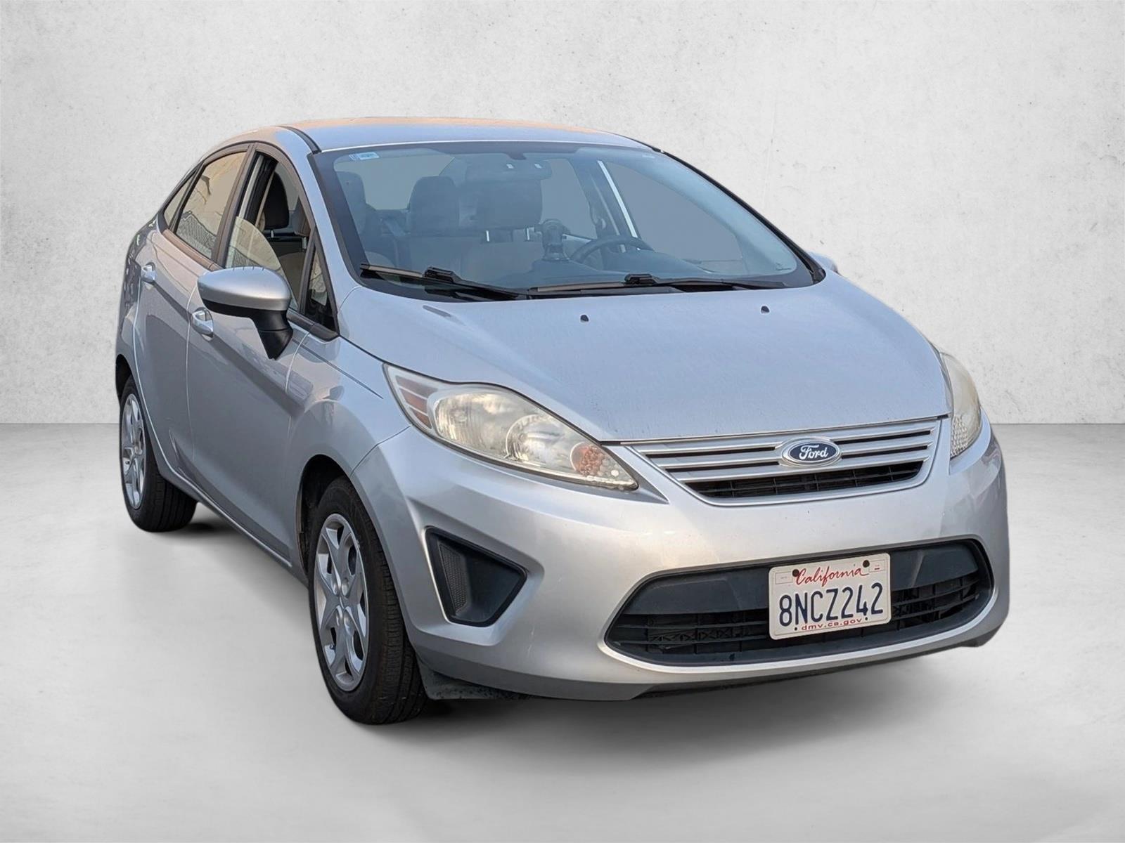 2013 Ford Fiesta S photo 3