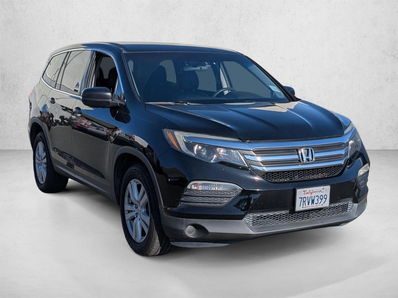 2016 Honda Pilot LX photo 3