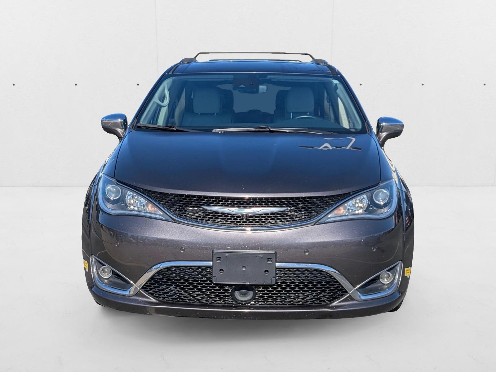 2020 Chrysler Pacifica Hybrid Limited photo 2