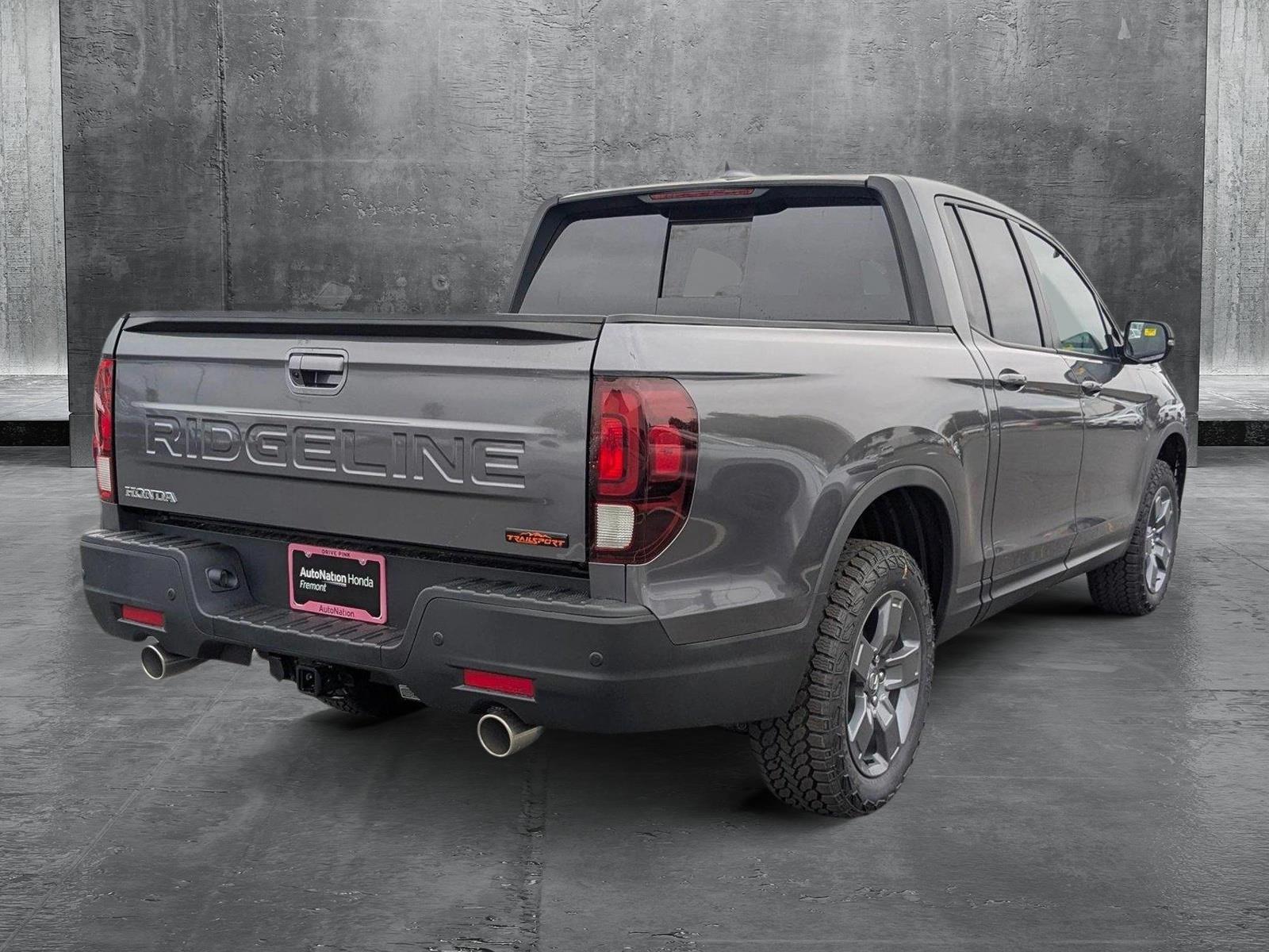 2025 Honda Ridgeline TrailSport photo 2