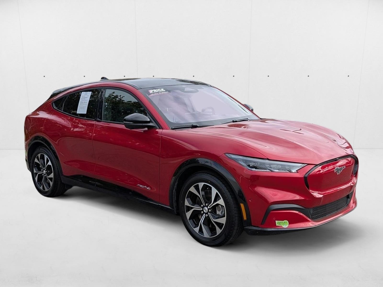 2022 Ford Mustang Mach-E Premium photo 3