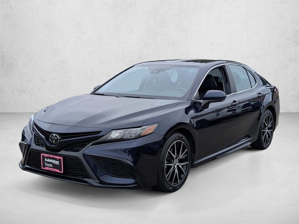 Used 2022 Toyota Camry SE Sedan