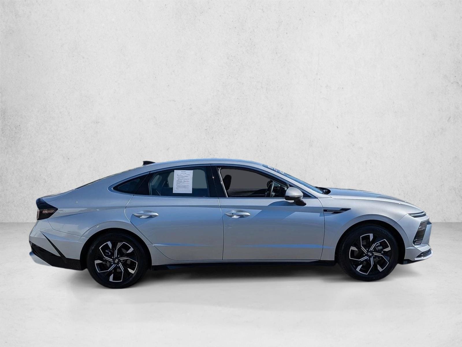 2025 Hyundai Sonata SEL photo 4