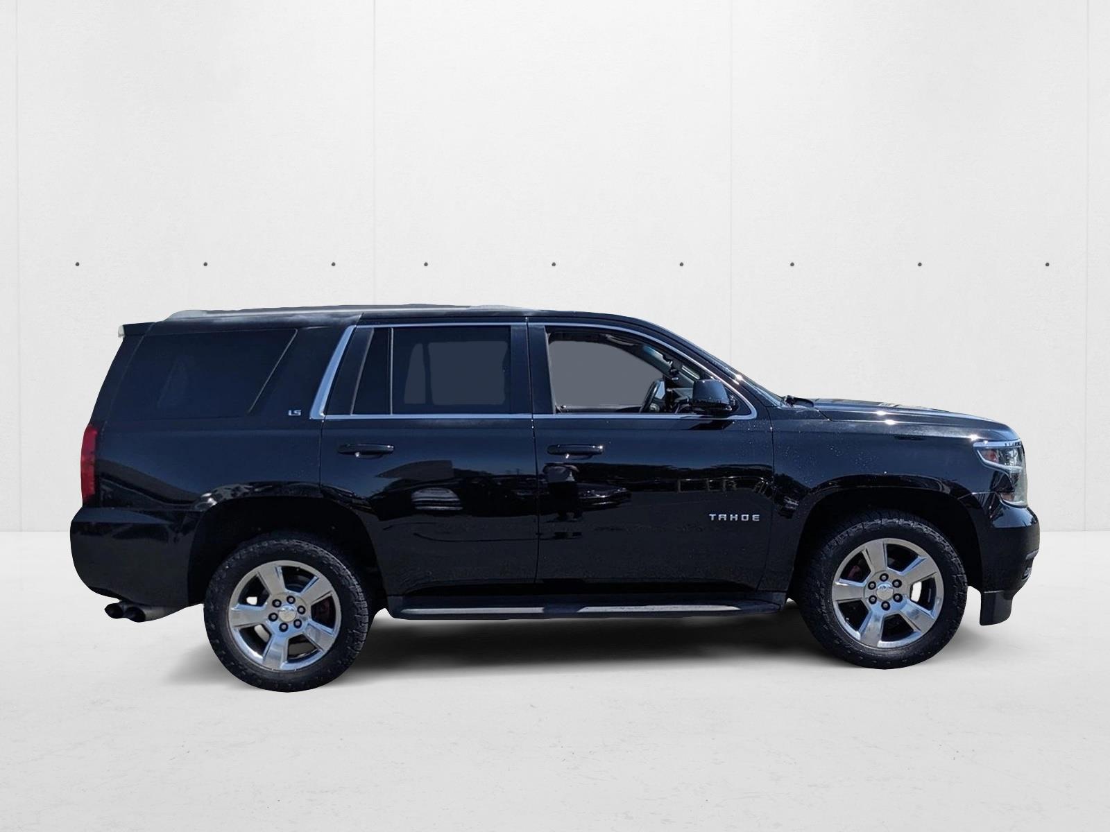2016 Chevrolet Tahoe LS photo 4