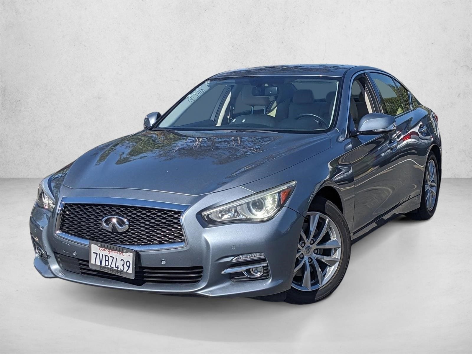 2016 INFINITI Q50