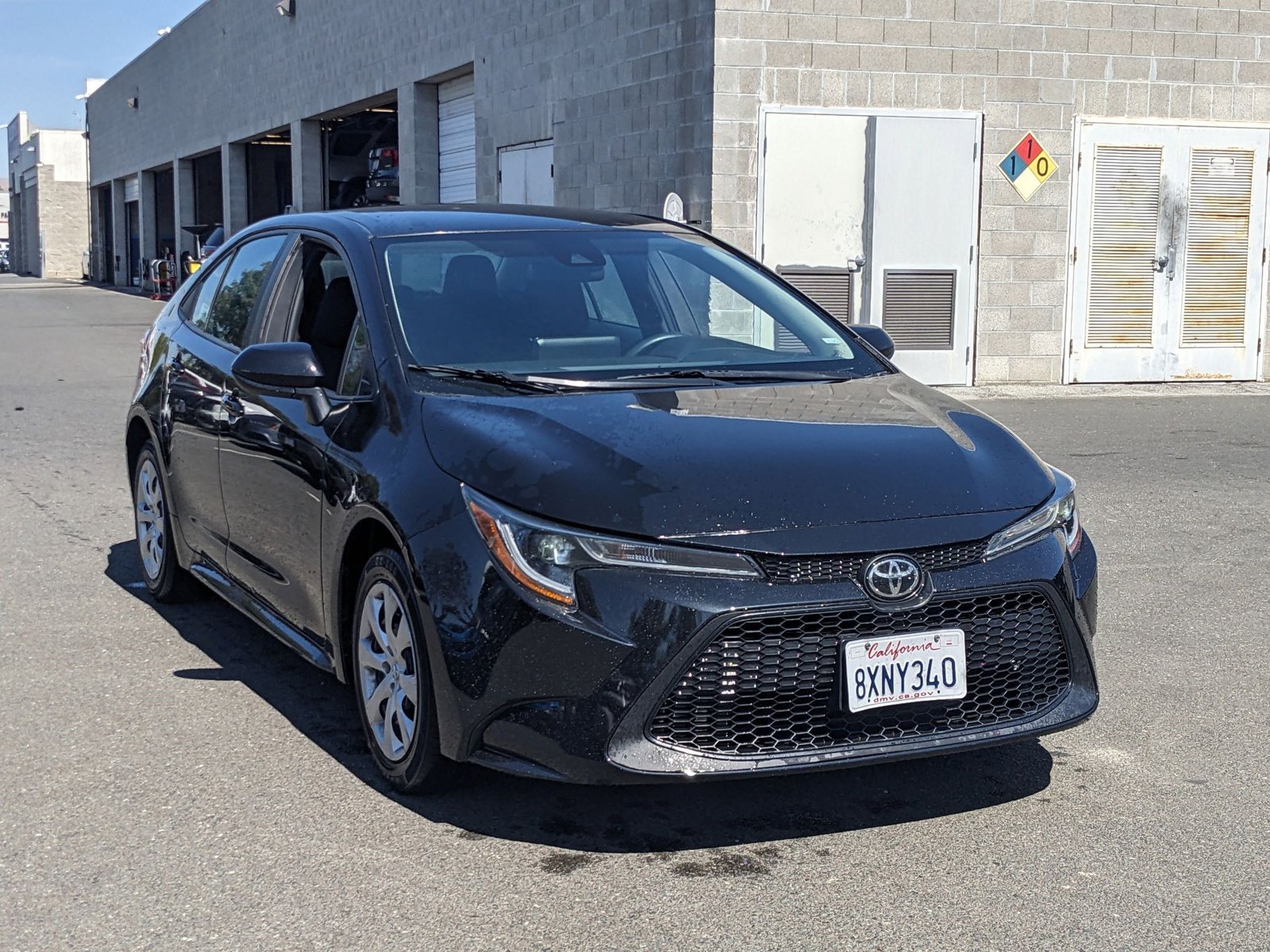 2022 Toyota Corolla LE photo 3