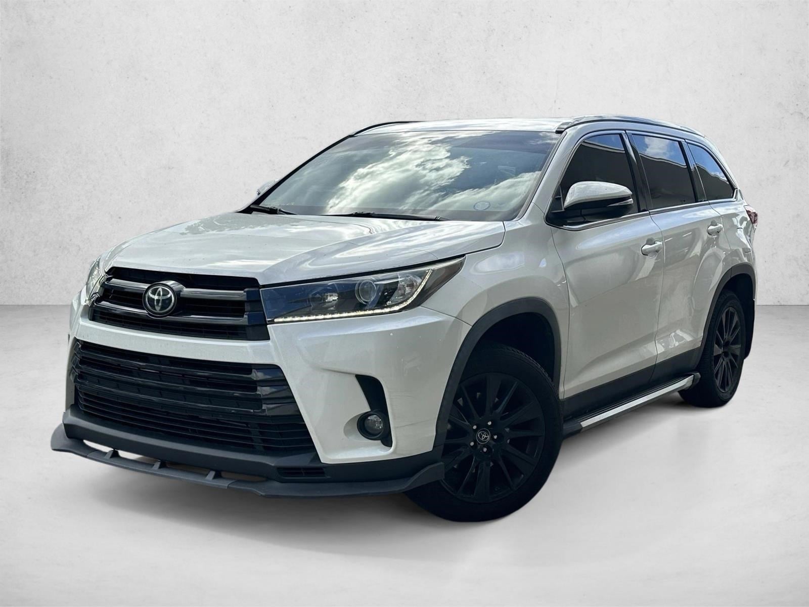 2019 Toyota Highlander SE's photo