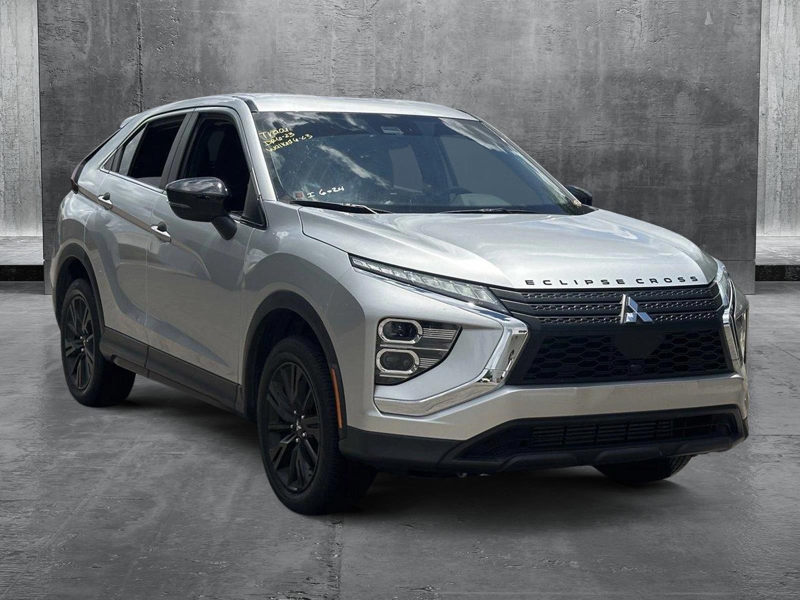 2023 Mitsubishi Eclipse Cross LE photo 3