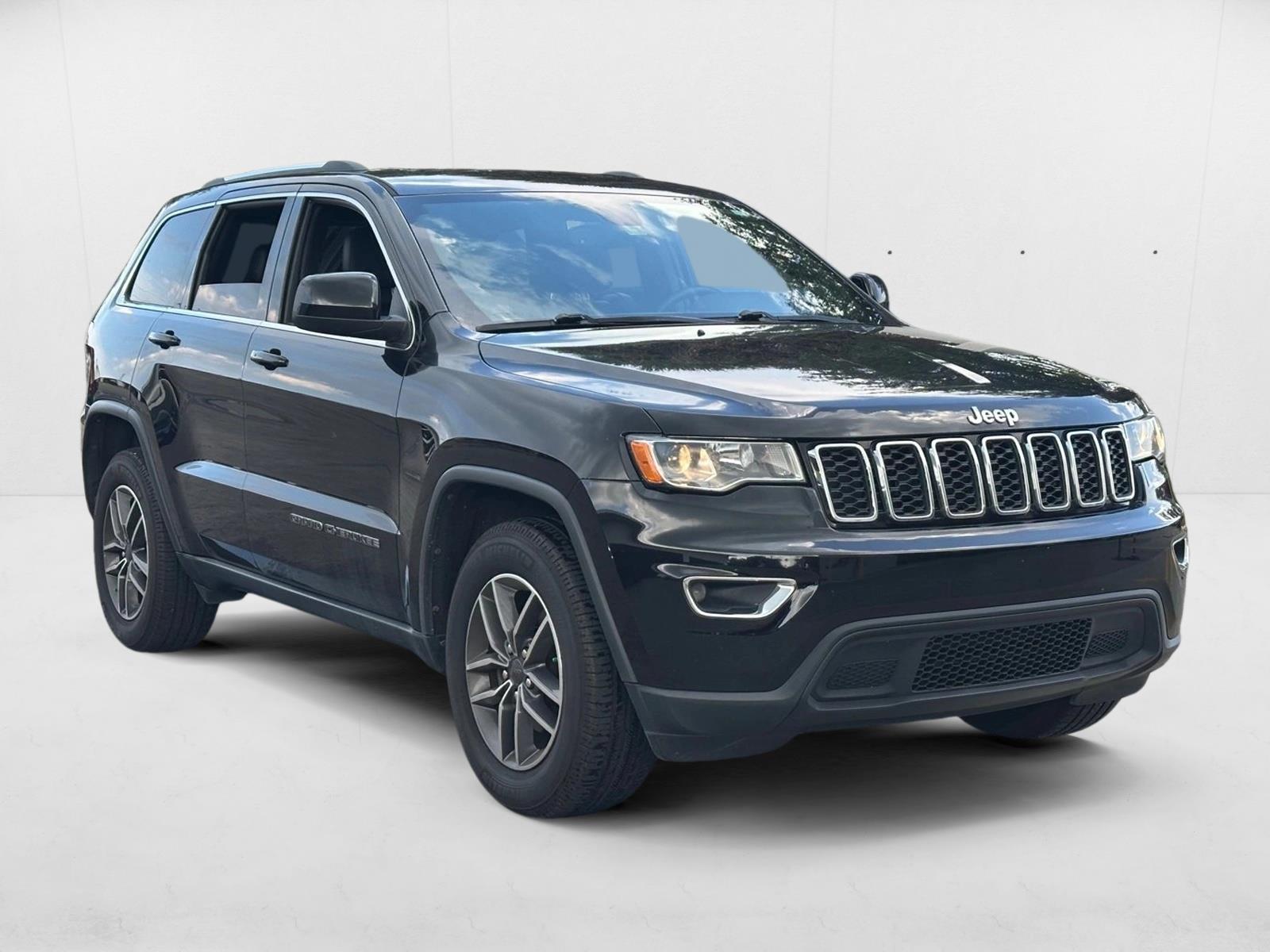 2019 Jeep Grand Cherokee Laredo E photo 3