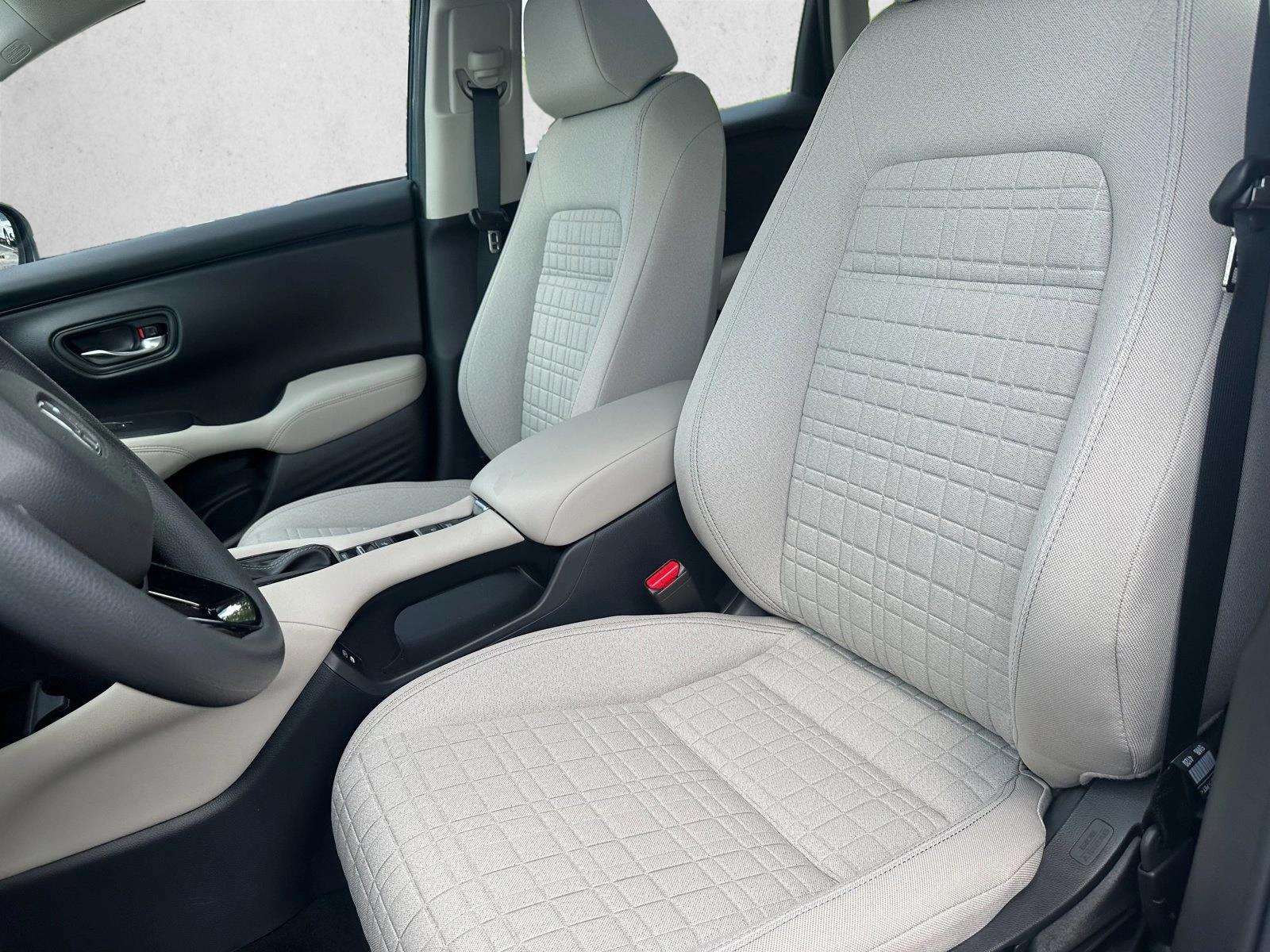 2025 Honda HR-V LX photo 4